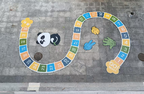 龙陵地面游戏彩绘