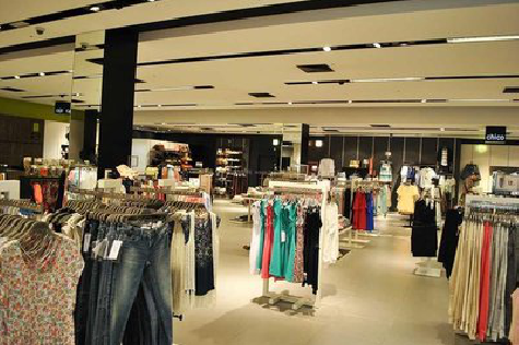 龙陵商场里的店面怎么装修？